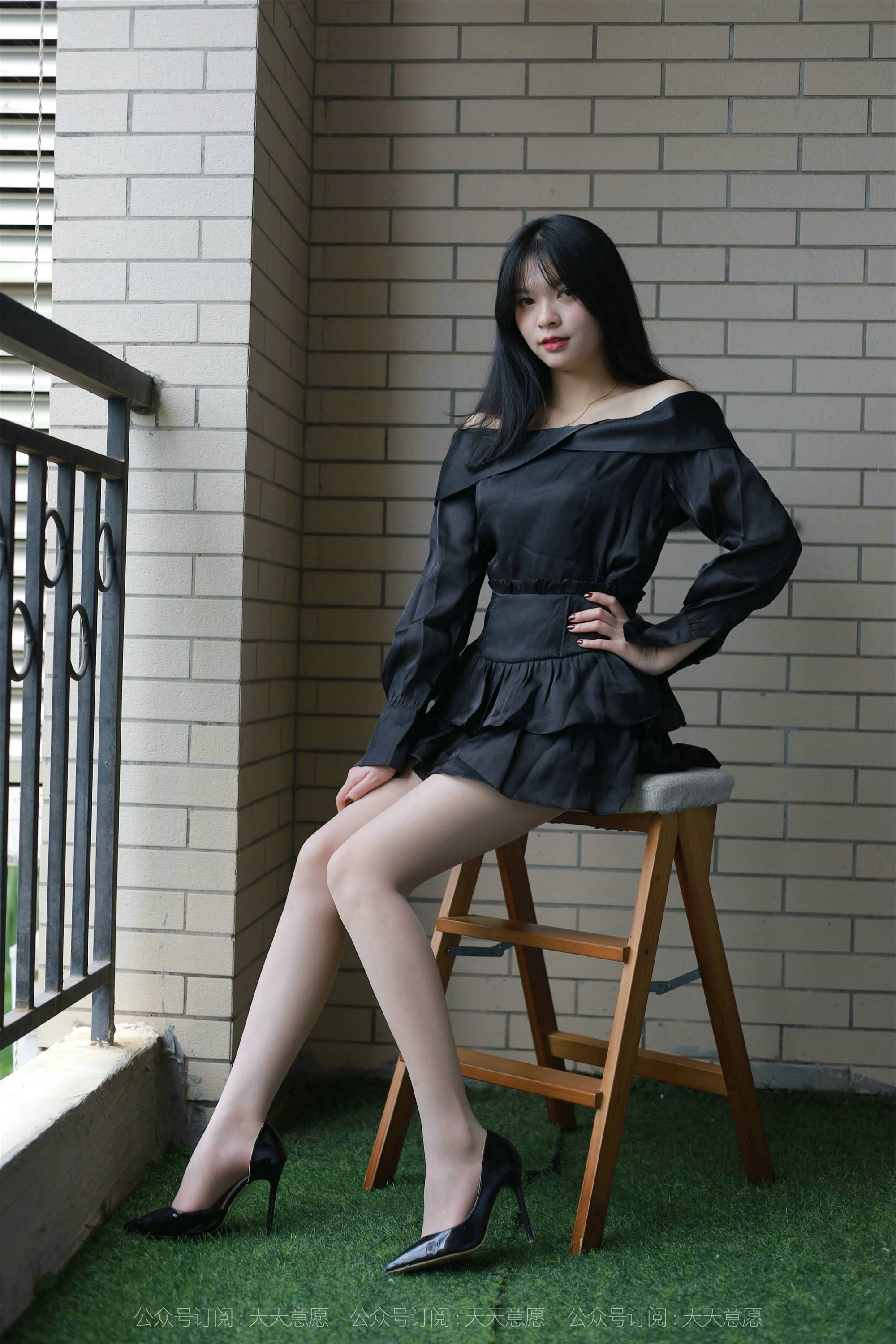 IESS异思趣向  2021.08.23 丝享家898：小七《一字肩短裙》